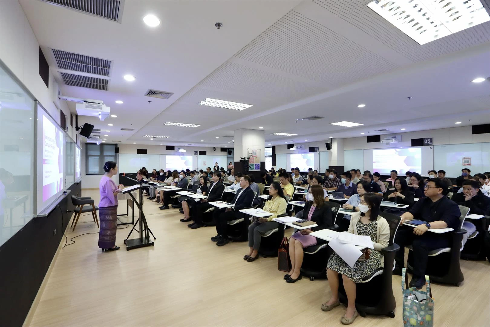 คณะศิลปศาสตร์เข้าร่วมโครงการอบรมเชิงปฏิบัติการ Curriculum Redesign เพื่อการตรวจสอบและรับรองมาตรฐานการอุดมศึกษาระดับหลักสูตร