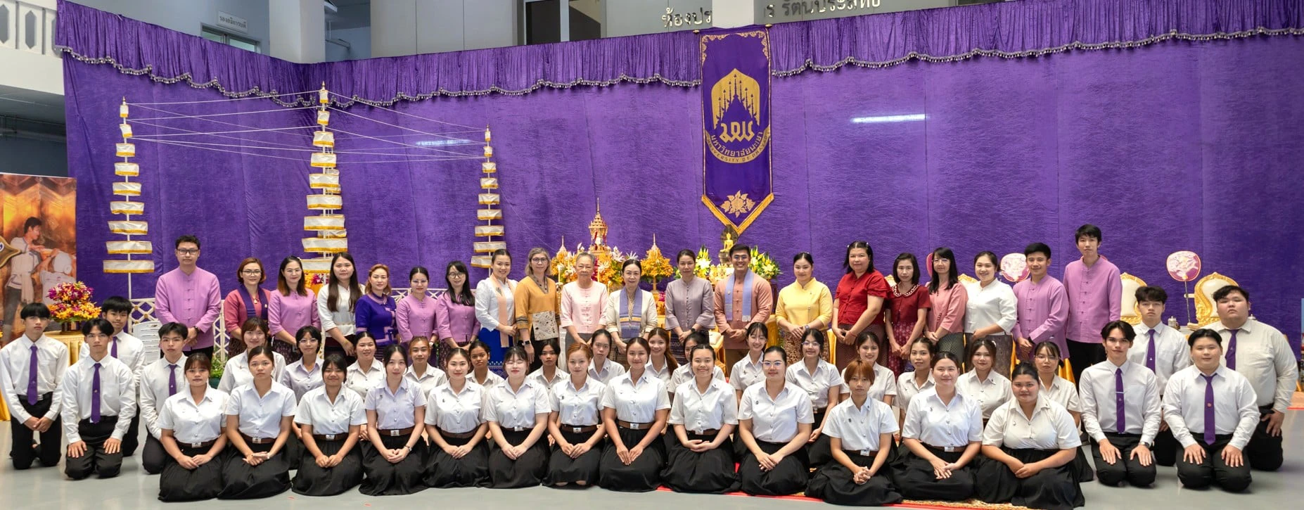 คณะศิลปศาสตร์เข้าร่วมพิธีตักน้ำเจริญพระพุทธมนต์น้ำสรงพระธาตุจอมทอง