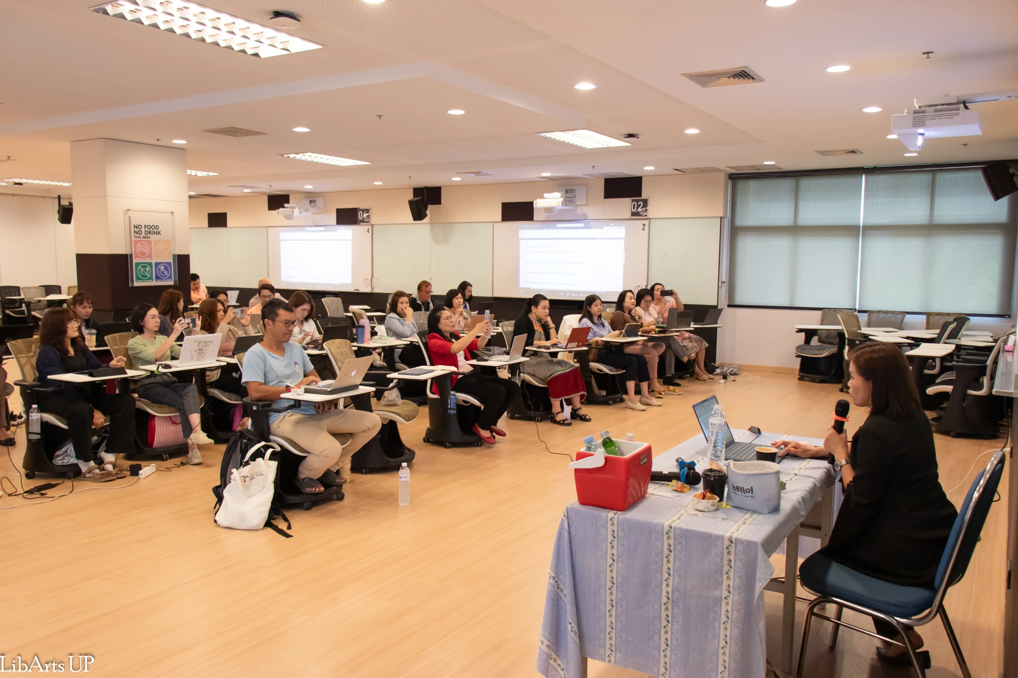 คณะศิลปศาสตร์จัดโครงการพัฒนาอาจารย์สาขาภาษาอังกฤษ