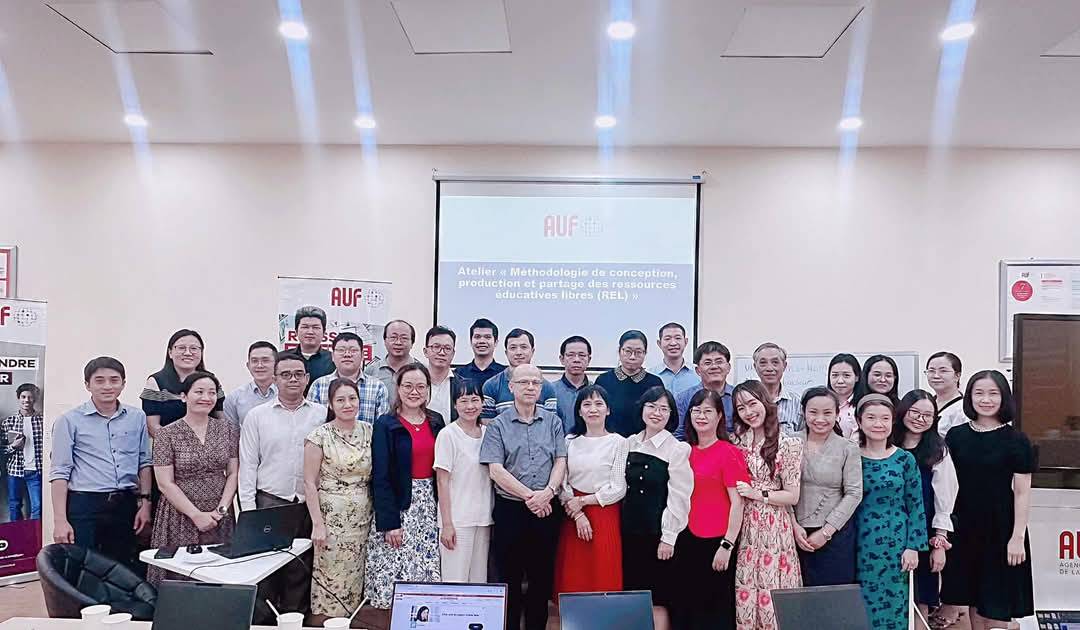 คณะศิลปศาสตร์เข้าร่วมการประชุมเชิงปฏิบัติการ หัวข้อกระบวนการคิด ผลิต  และแบ่งปันคลังทรัพยากรการศึกษาแบบเปิด ณ ประเทศเวียดนาม