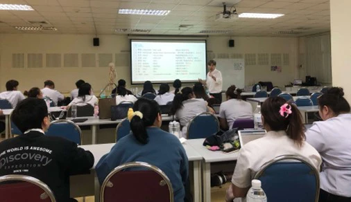 ศูนย์ภาษาจัดโครงการบริการด้านการอบรมภาษาจีนแบบเร่งรัดสำหรับนิสิตหลักสูตรควบ 2 ปริญญา